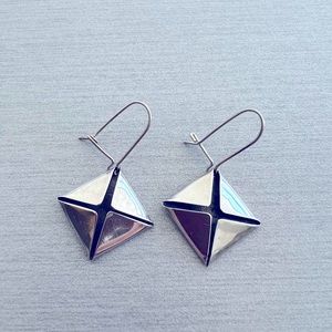 STERLING SILVER - studs pyramid earrings in the style of Hermes Medor